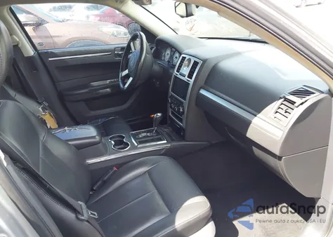 2009 Chrysler 300 Touring/Signature Series/Executive Series из США, поврежденный, VIN 2C3LA53V39H529471